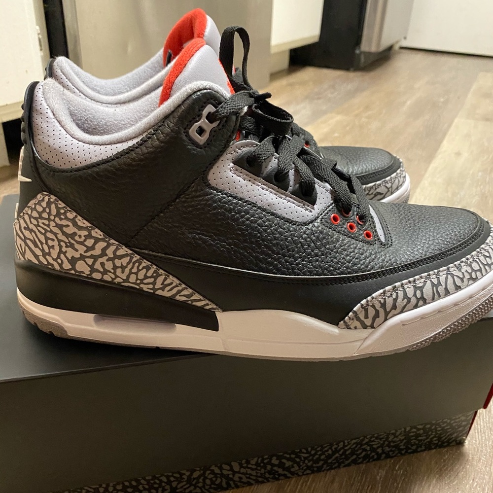 Air Jordan’s 3 OG black cement 2018 - Picture 5 of 7